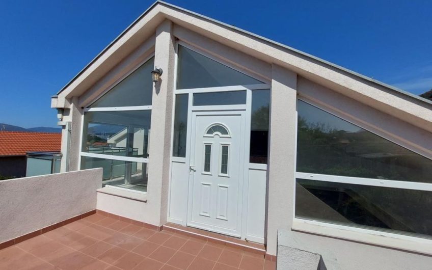 House in Učuri, 263 m²