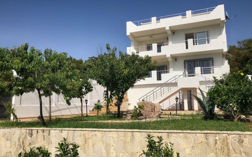 Two-storey villa with seaview in Utjeha, 360 m²