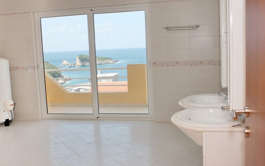 Two-storey villa with seaview in Utjeha, 360 m²