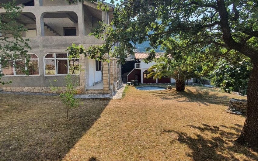 Two houses in Seoce, 440 m²