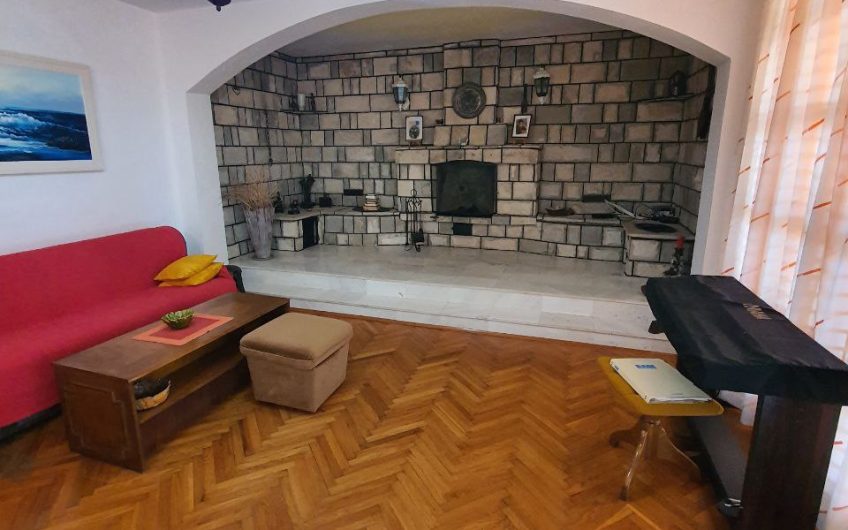 Two houses in Seoce, 440 m²