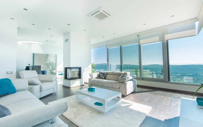Villa LUX in Kavač, 250 m²