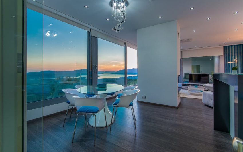 Villa LUX in Kavač, 250 m²
