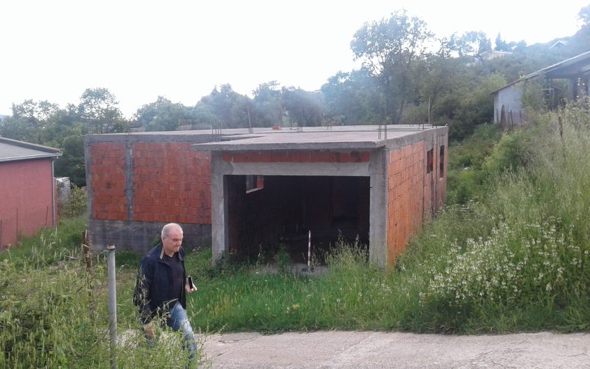 Unfinished house in Šušanj, 135 m²