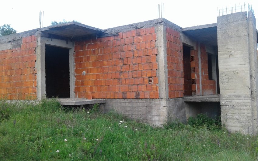 Unfinished house in Šušanj, 135 m²