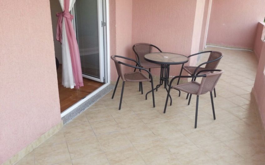 Large one bedroom apartment in Tivat, 84 m²