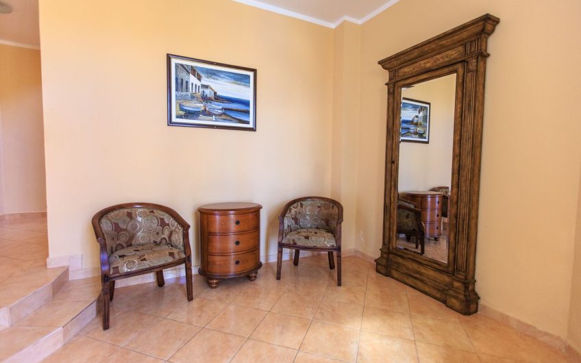 Two-story villa with big pool and huge lot in Blizikuće, 340 m²