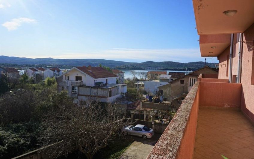 Large one bedroom apartment in Tivat, 84 m²
