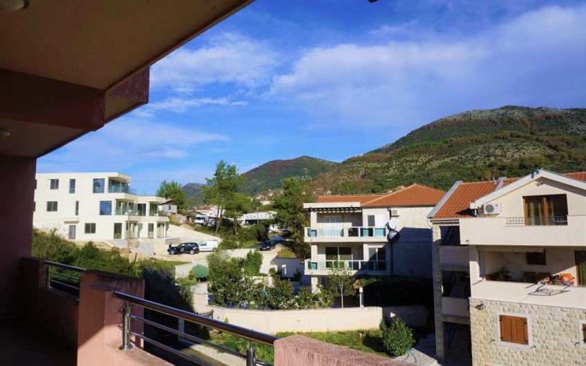 Large one bedroom apartment in Tivat, 84 m²