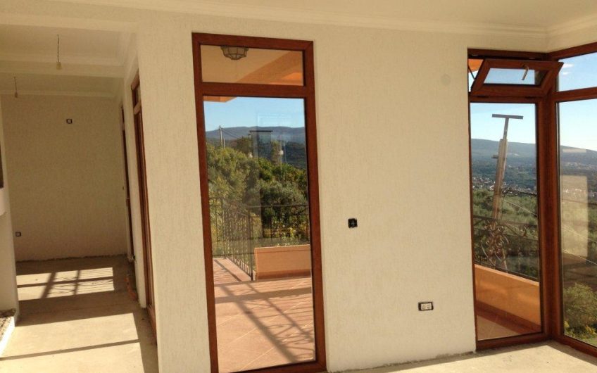 Large two-storey house with seaview in Dobra Voda, 460 m²
