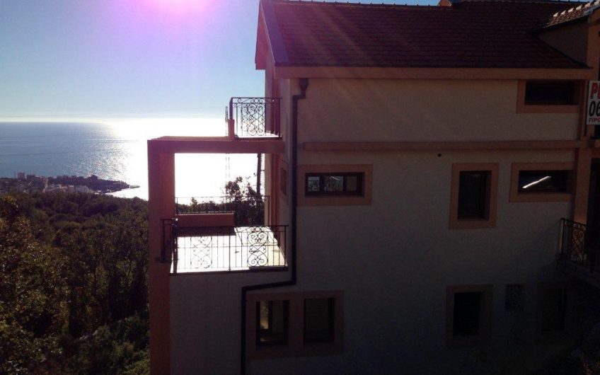 Large two-storey house with seaview in Dobra Voda, 460 m²