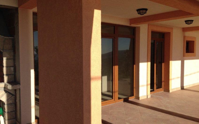 Large two-storey house with seaview in Dobra Voda, 460 m²