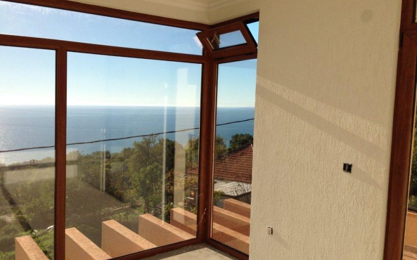 Large two-storey house with seaview in Dobra Voda, 460 m²