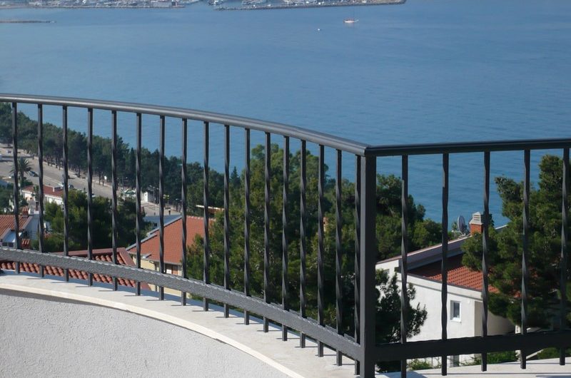 Luxury three-level villa with seaview in Bar, 320 m²