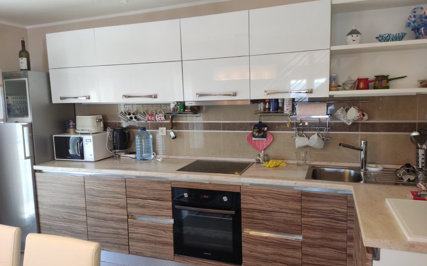 Spacious two-level apartment with seaview in Podličak, 144 m²