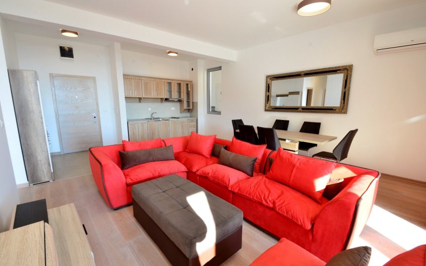 Luxury two-bedroom apartment near sea in Pržno, 92 m²