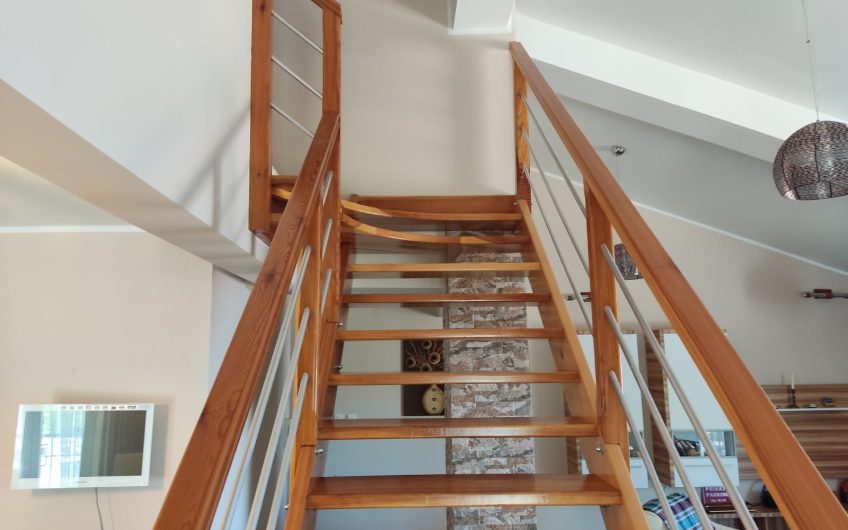 Spacious two-level apartment with seaview in Podličak, 144 m²