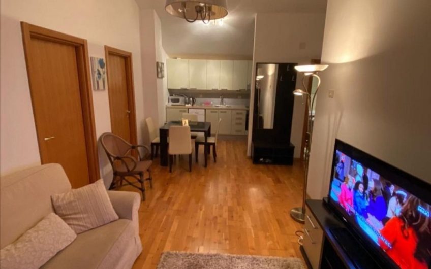 Two-bedroom apartment with pool near beach in Pržno, 62 m²