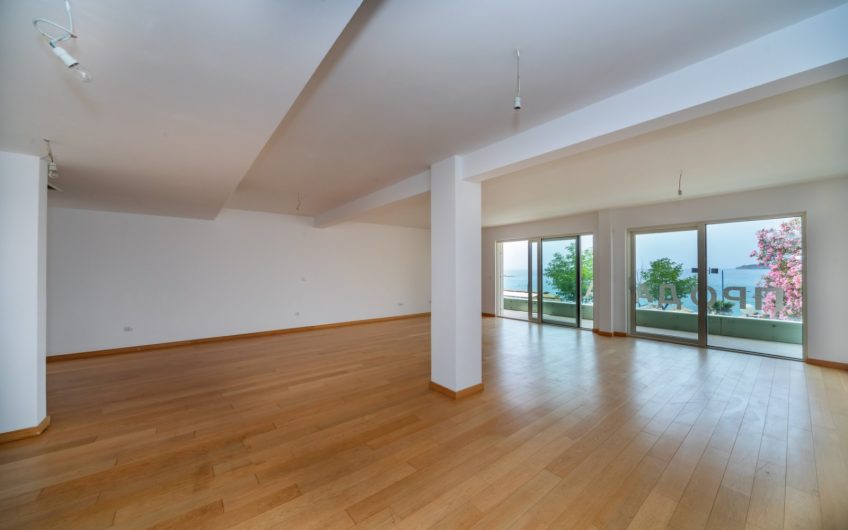 New large two-bedroom appartment near sea in Rafailovići, 165 m²