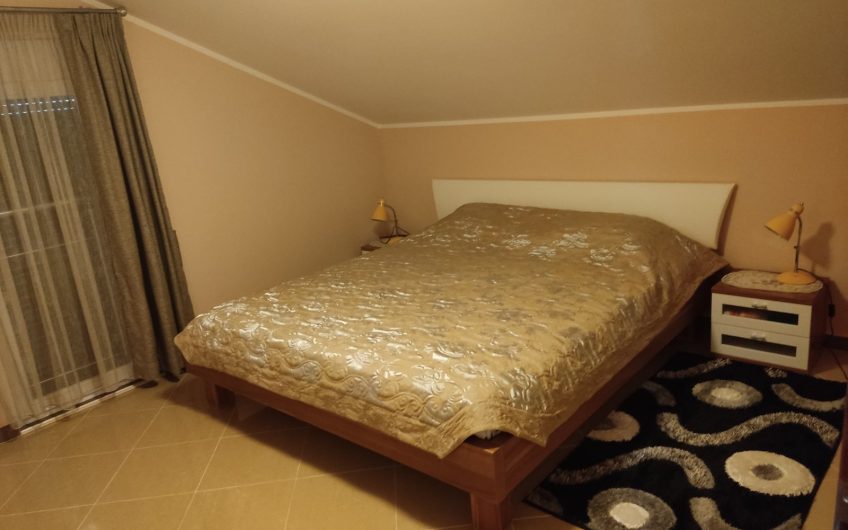 Spacious two-level apartment with seaview in Podličak, 144 m²