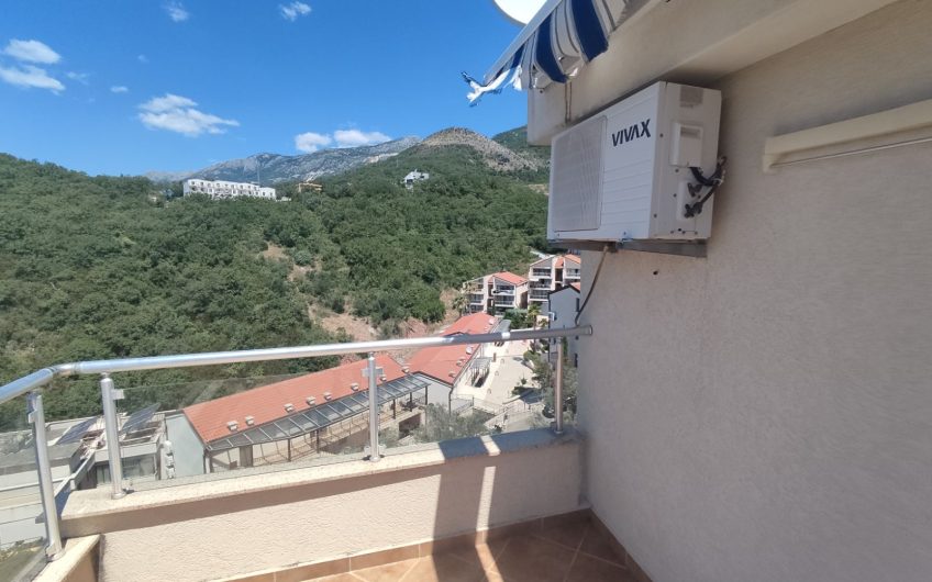 Spacious two-level apartment with seaview in Podličak, 144 m²
