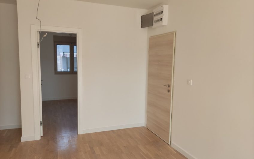 New two-bedroom apartment with seaview and pool in Rafailovići, 60 m²