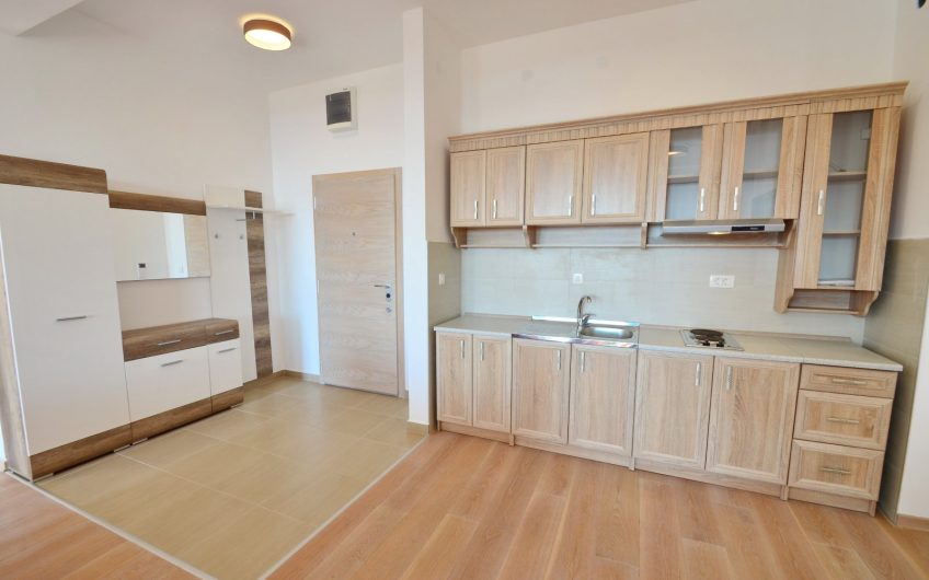 Luxury two-bedroom apartment near sea in Pržno, 92 m²