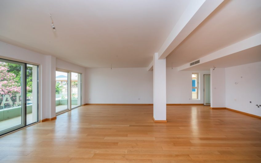 New large two-bedroom appartment near sea in Rafailovići, 165 m²