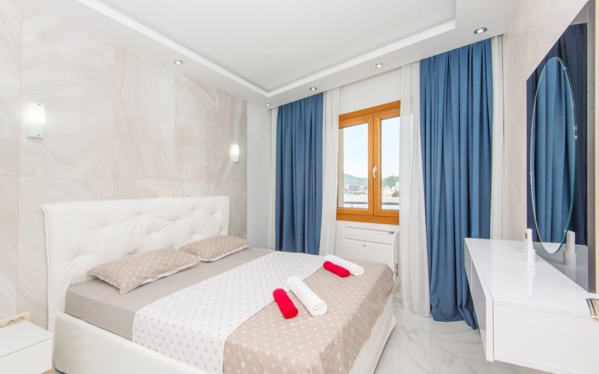 Luxury two-bedroom apartment near sea in Rafailovići, 85 m²