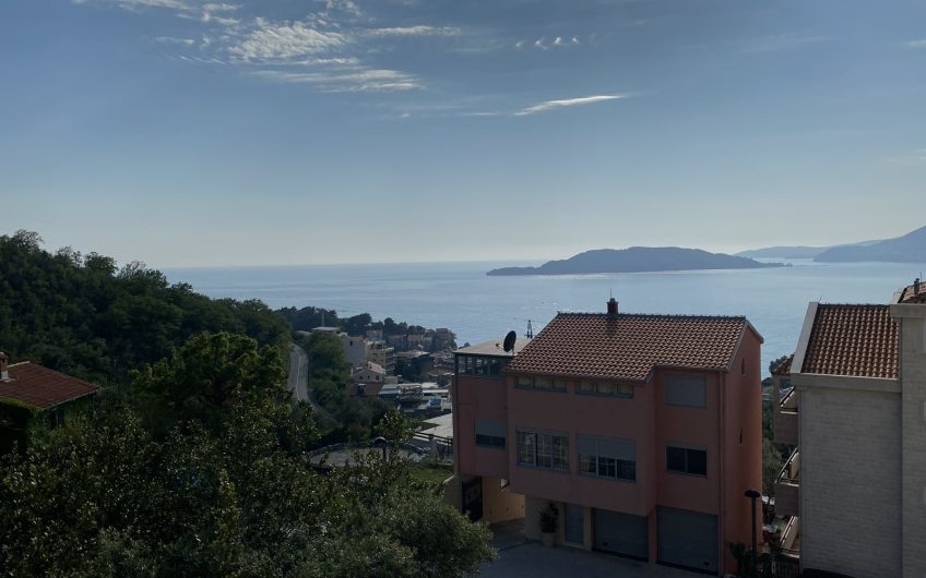 Two-bedroom apartment with seaview in Podličak, 73 m2