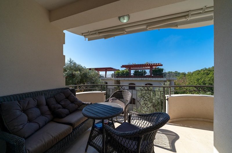 Luxury two-bedroom apartment in Petrovac, 86 m²