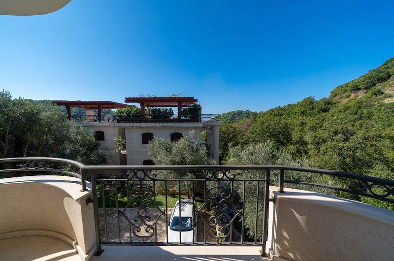 Luxury two-bedroom apartment in Petrovac, 86 m²