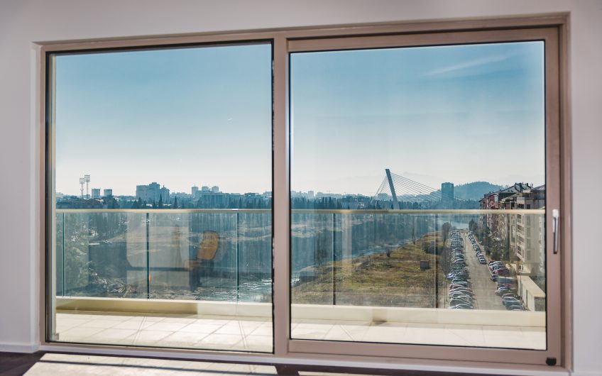 New large three-bedroom apartment in Momišići, 144 m²