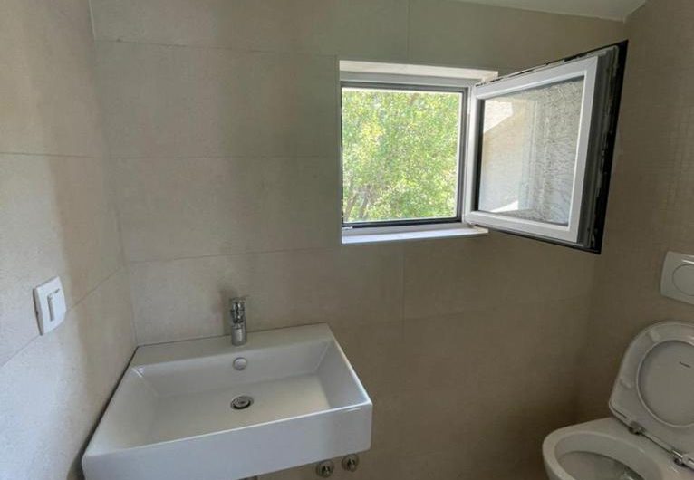 New one-room appartment with seaview in Pržno, 40 m²