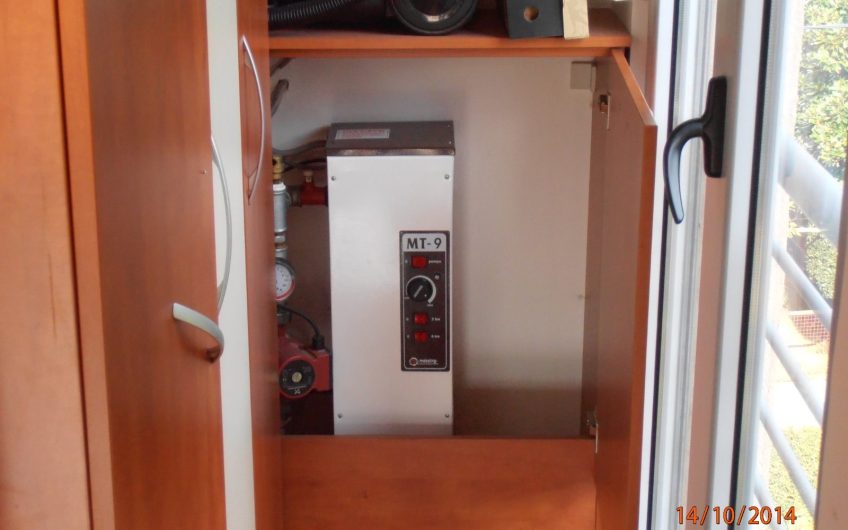 One-bedroom attic apartment with central heating and parking in Gorica, 47 m²