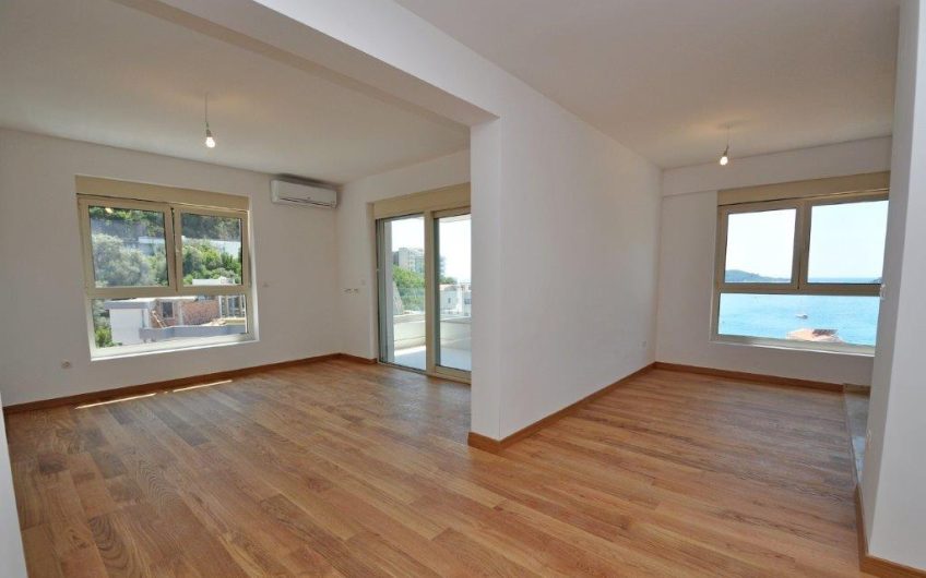 New large penthouse on coast with seaview in Rafailovići, 121 m²