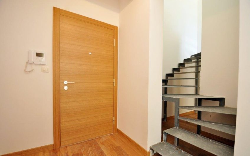 New large penthouse on coast with seaview in Rafailovići, 121 m²