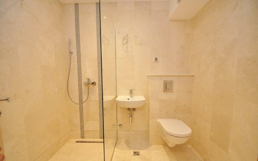 New large penthouse on coast with seaview in Rafailovići, 121 m²