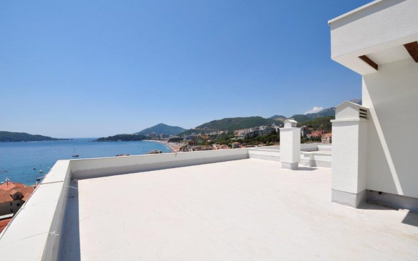 New large penthouse on coast with seaview in Rafailovići, 121 m²
