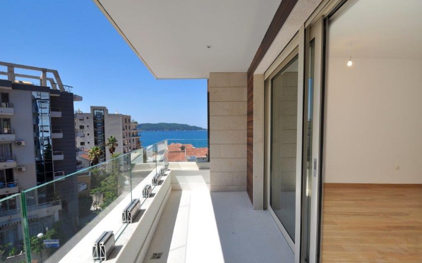 New spacious two-bedroom apartment near sea in Rafailovići, 73 m²