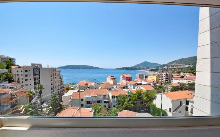 New large three-bedroom apartment with seaview on coast in Rafailovići, 121 m²