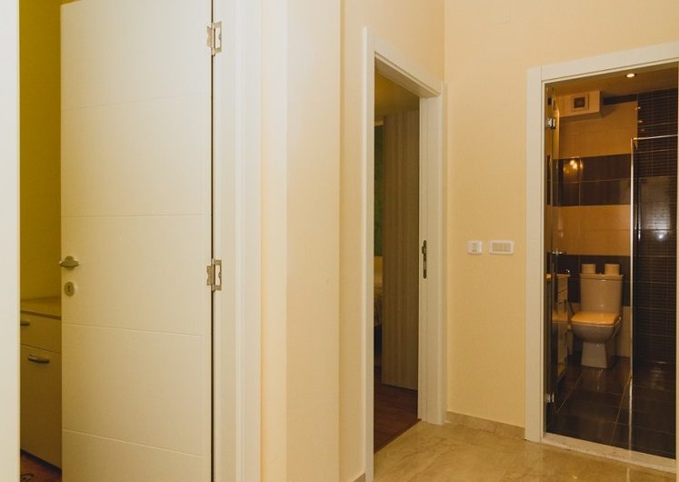 Exclusive two-bedroom apartment with seaview and pool on roof in Rafailovići, 59 m²