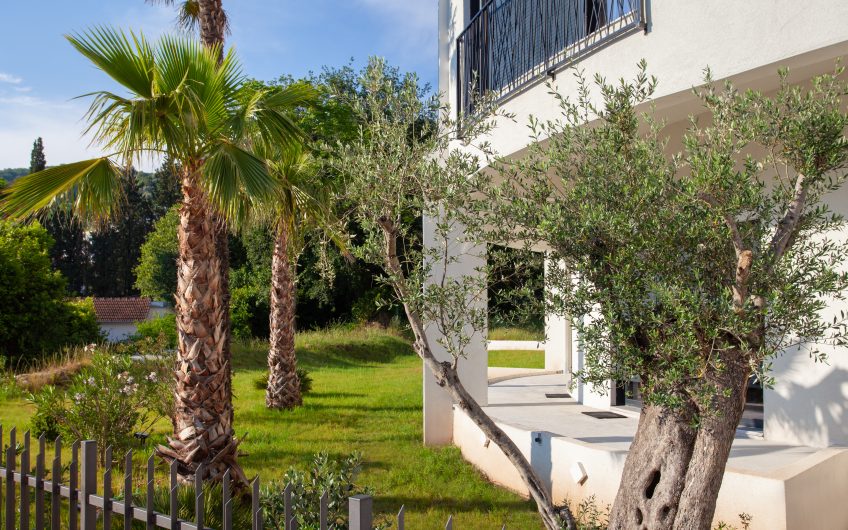 New large three-bedroom apartment in Momišići, 144 m²