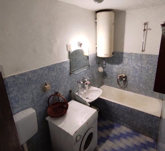 Two-bedroom family apartment with yard in Zabjelo, 79 m²