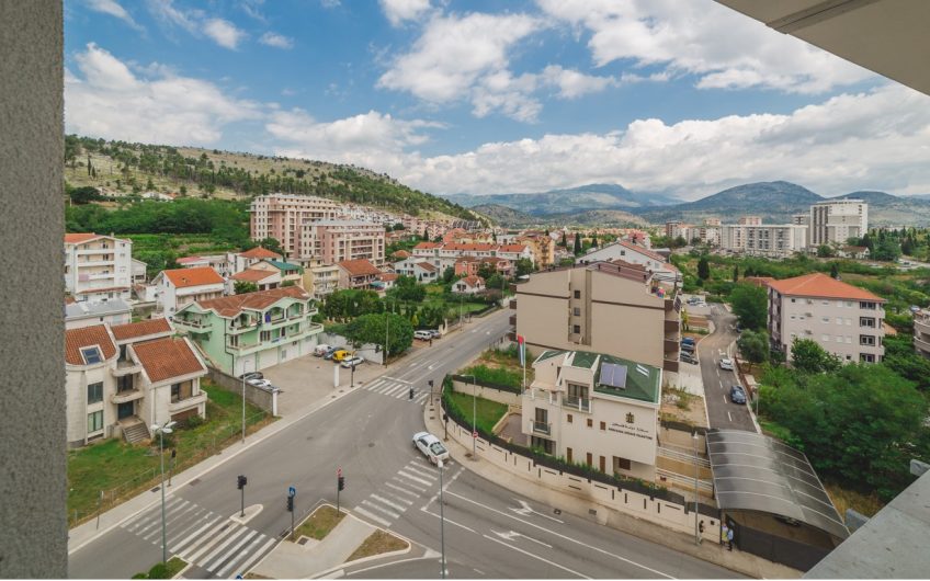 New exclusive large penthouse in Momišići, 343 m²