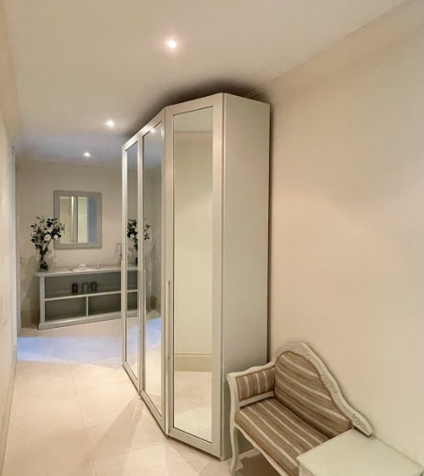 Exclusive large apartment with gym and pool in Porto Montenegro, 104 m²