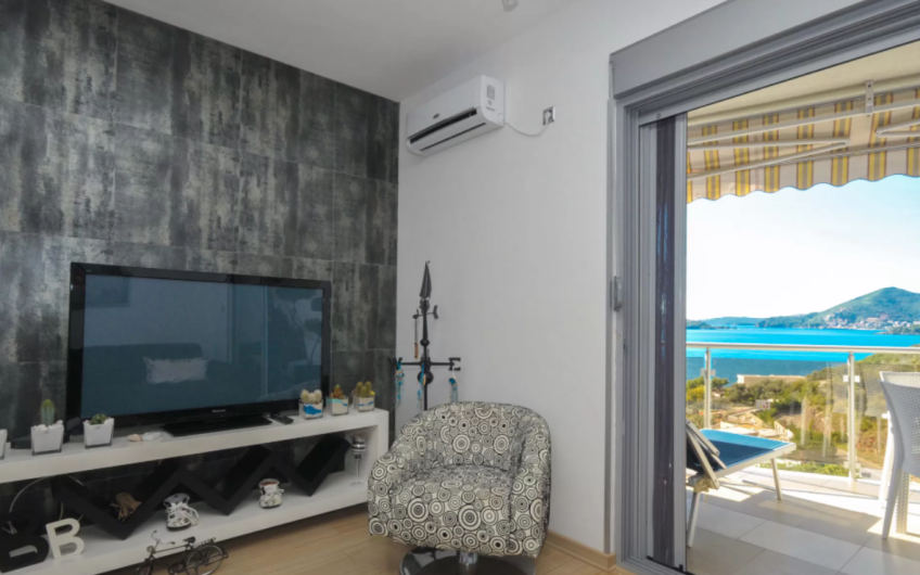Luxury apartment with sea view and pool in Pržno