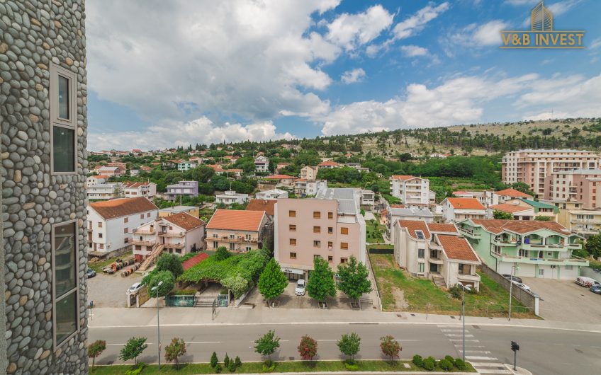 New exclusive large penthouse in Momišići, 343 m²