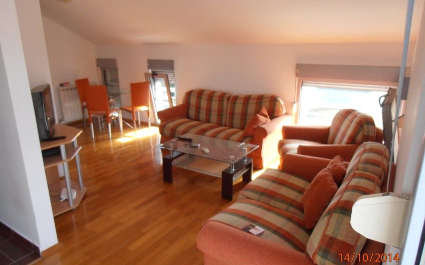 One-bedroom attic apartment with central heating and parking in Gorica, 47 m²