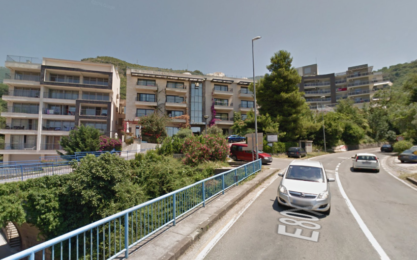 Luxury apartment with sea view and pool in Pržno
